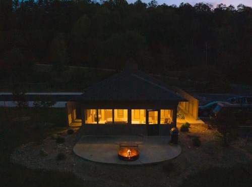 Rockhouse - by The Chalets in Logan