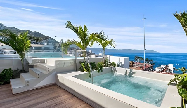 Romantic Zone Studio - Rooftop with Ocean View