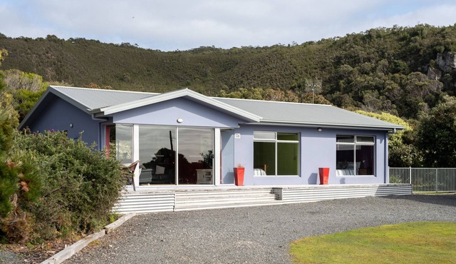 Sisters Beach Retreat in sisters beach