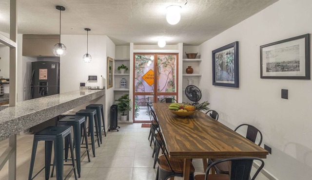 Spacious apartment, centrally located. 4bd 3ba 150mbps in Santiago de Querétaro