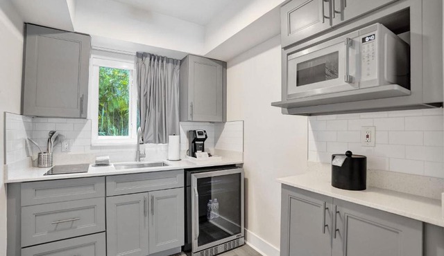 Spacious Two Double Suite with Kitchenette at Ocean Blvd in Fort Lauderdale