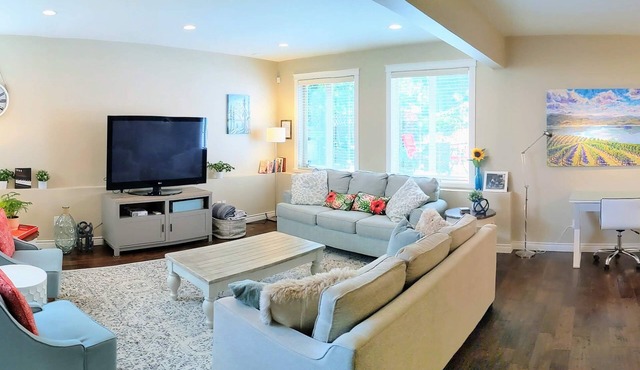Spacious Westside Wine Trail Retreat ★ in West Kelowna