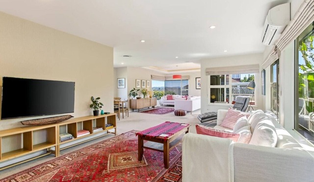 Stunning Harbour Views| by Furnished Rentals in Auckland