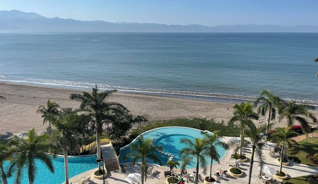 Stunning ocean & pool view 3 bed., 3 bath condo in beautiful Marina Vallarta.