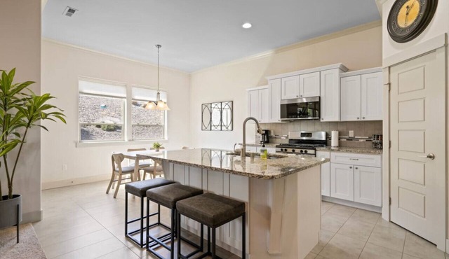 Stunning South Kennewick Home in Kennewick