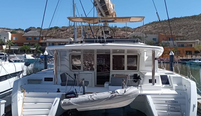 Sun-Kissed Sailing in Mar de Cortez: A Baja California Sur Beach Experience in La Paz