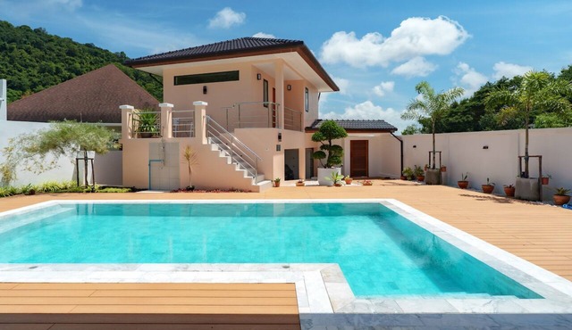 Tilawan - Spectacular Pool Villa in Chalong in Chang Wat Phuket
