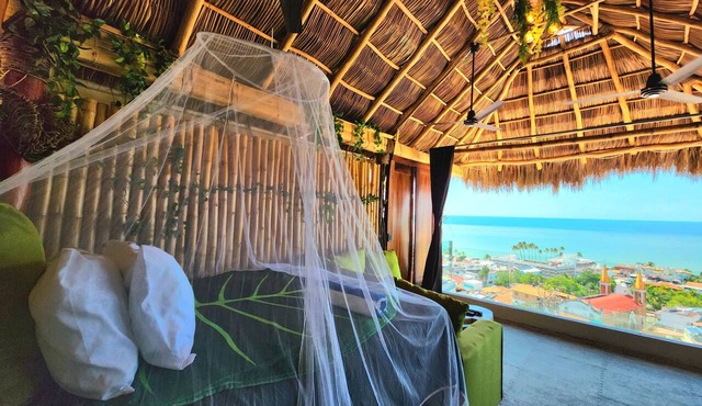 Tree-House Apt with Panoramic Ocean View+Pool+Steps to Beach & Malecon/Boardwalk