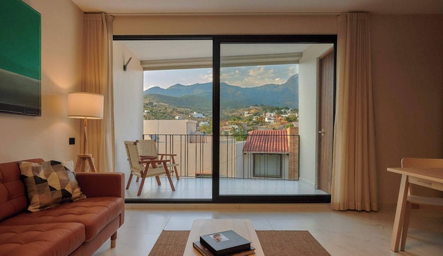 Unique Apartment w/Pool Access in MU Kuadru