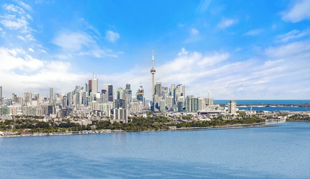 Upscale Penthouse with breathtaking unobstructed views in Toronto