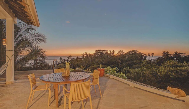 Villa Catalina - Pool - OceanViews - 5 King Suites