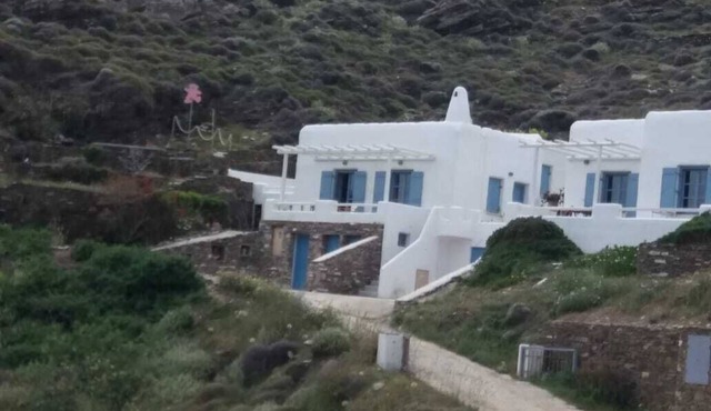 Villa Niloya-100m from the seaside in Kithnos