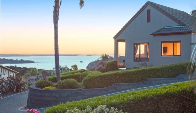 Villa Pacifica 2bdrm Apartment: Free car/transfers in Onetangi