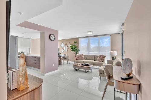 Waterfront Luxury Kosher Condo with Rooftop Pool, Bay Harbor Islands in Miami Beach
