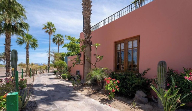 Welcome to Casa Rincón Mágico, your cozy one-bedroom escape.
