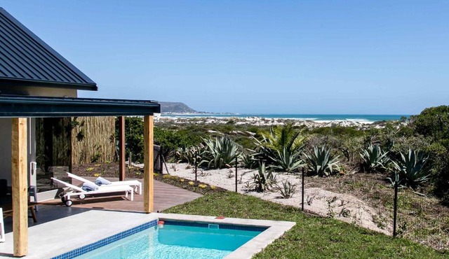 Willow Beach House - with backup power in Noordhoek