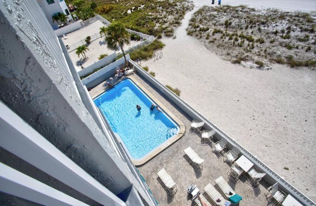 521 - Island Inn in St. Pete Beach