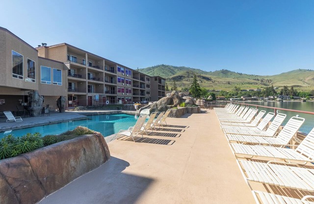 Grandview #308 - Third floor condo (no view). in Chelan