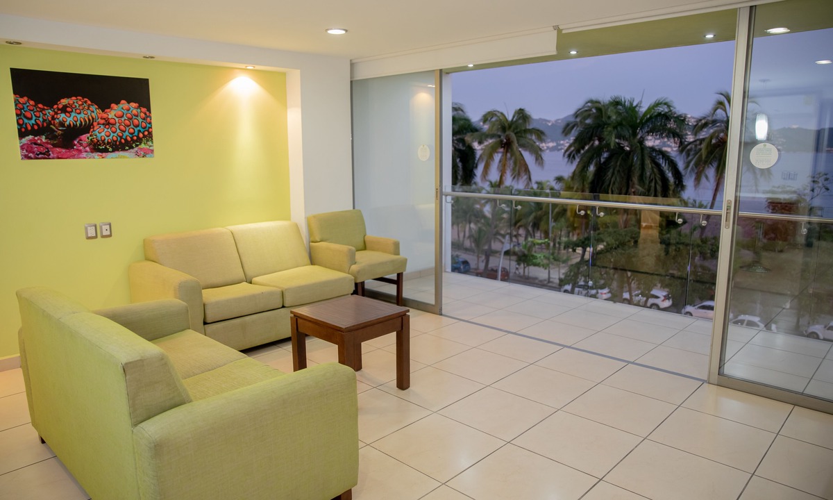 Hornos Hotel | Ramada by Wyndham Acapulco Hotel & Suites