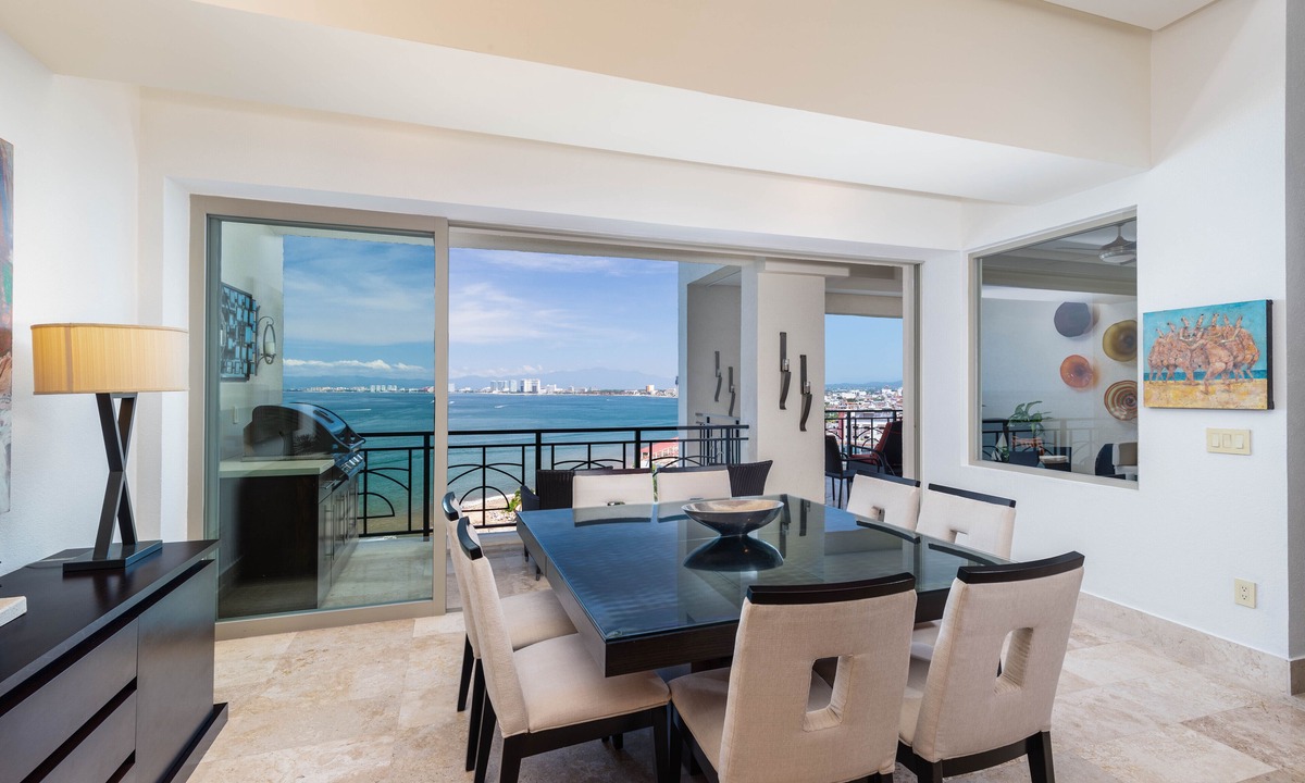 Romantic Zone Condo | Luxury, Amazing Views! Front and Centre Romantic Z