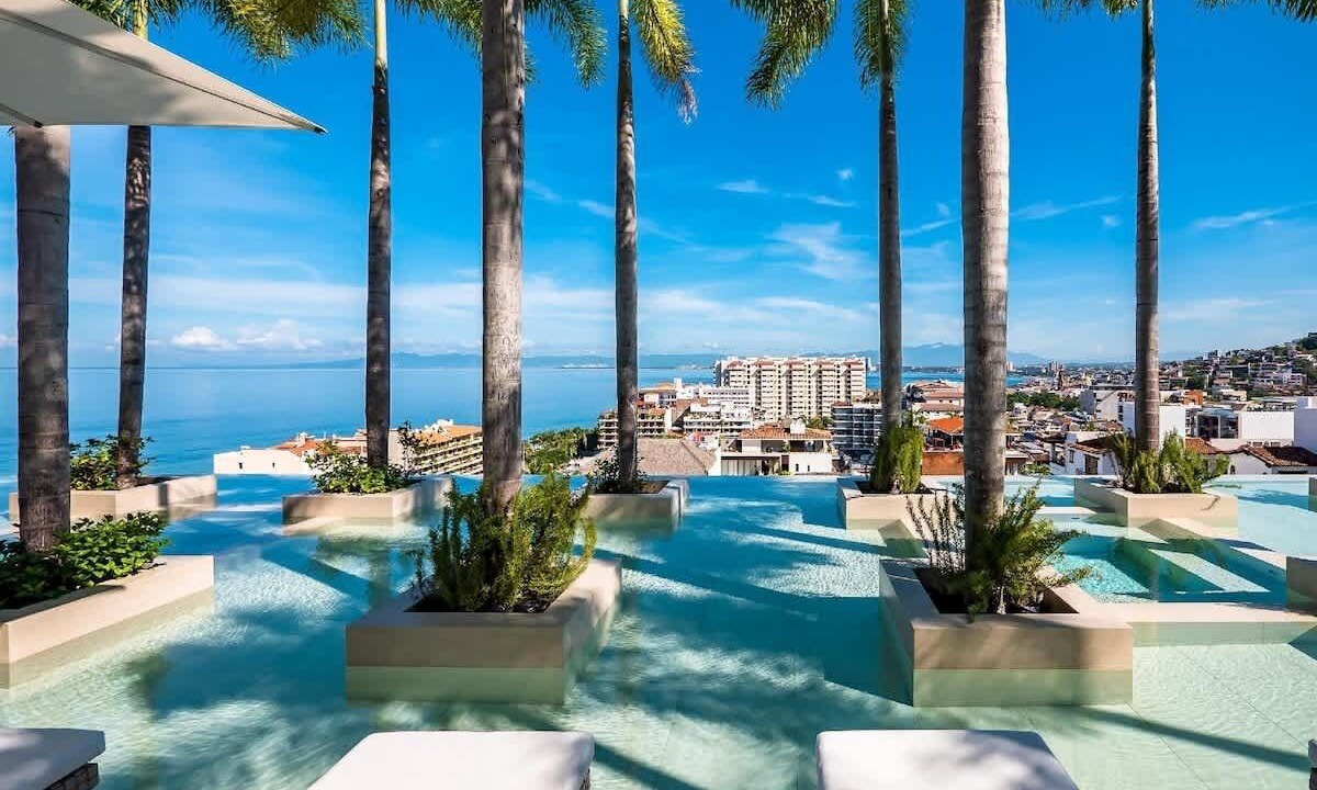 Romantic Zone Condo | AlilaHolidays - PIER 57 - 711 - 1BR Penthouse Fabulous Views in PV