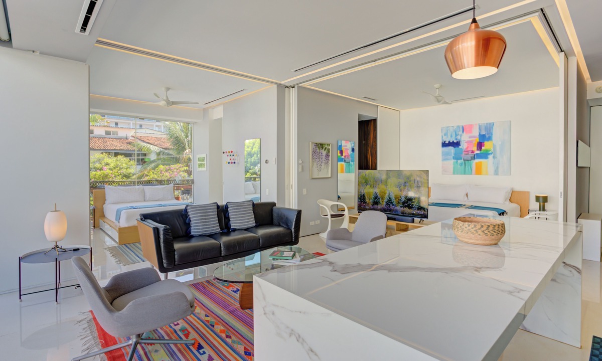 Romantic Zone Apartment | Pier 57 Ocean Views Romantic Zone Best Rooftop Pool