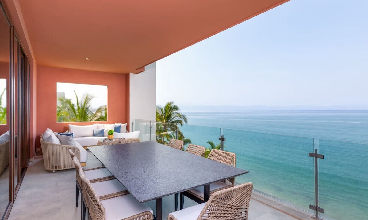 Bucerias Condo | Luxury 4 bed/4 bath Beach Front Condo - Bucerias