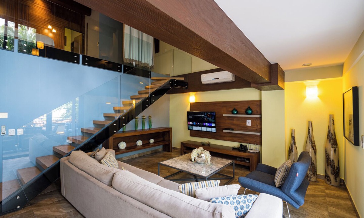 Romantic Zone Condo | 2 bed 2 bath 2 level LOFT TOWNHOME · RTH2