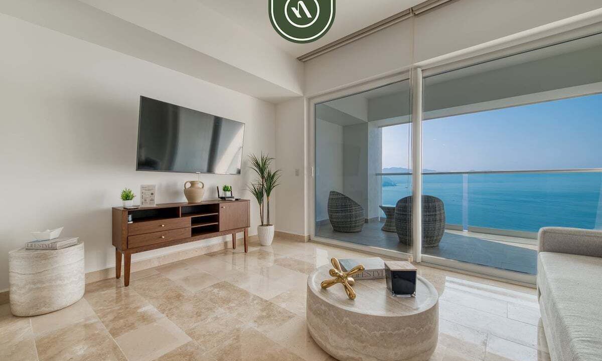 Las Glorias Apartment | Oceanview 1 BR Condo with Pools and Beach Access