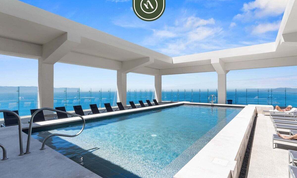 Las Glorias Apartment | Amazing Oceanfront 1BR Condo - Rooftop Pool
