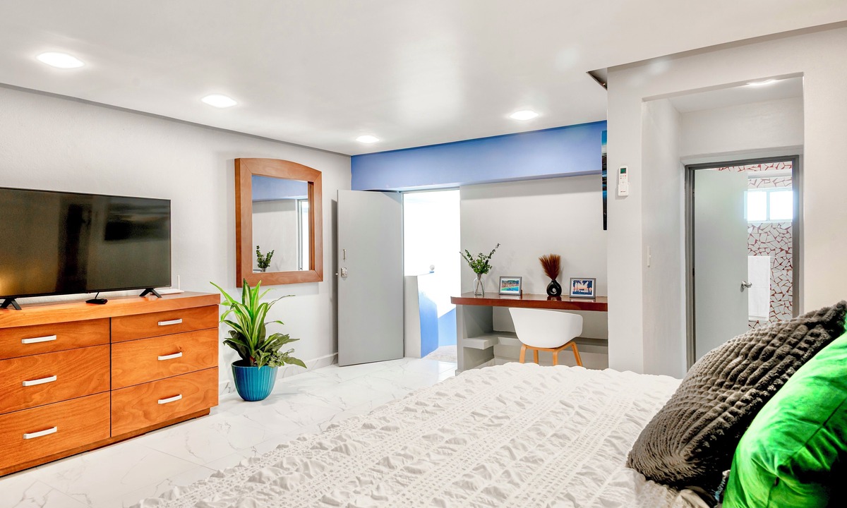 Alta Vista Condo | Romantic Zone. modern, comfortable 2 bedroom view condo with breakfast included.