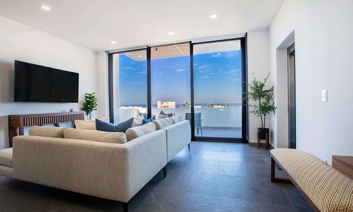 Colonia 5 de Diciembre Condo | Torre Doze Private Penthouse