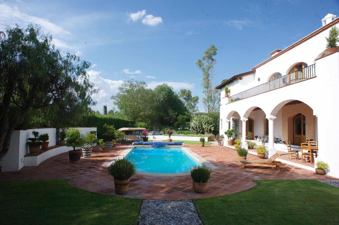 El Pueblito Hotel | La Casona de los Colibríes