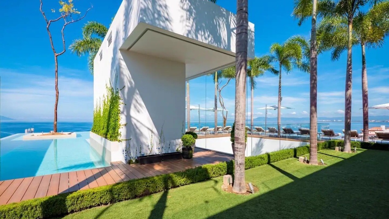 Photo of Outdoor in Romantic Zone