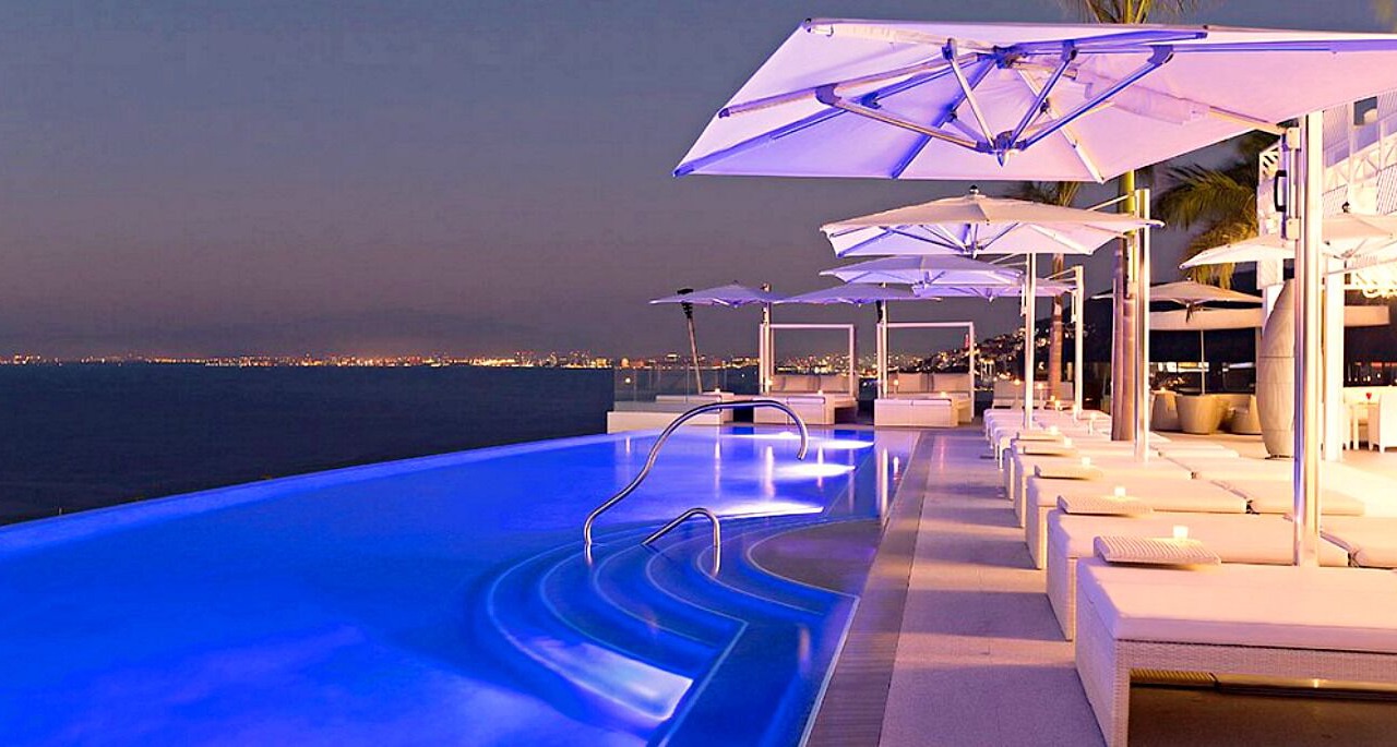 Photo of Outdoor in Romantic Zone