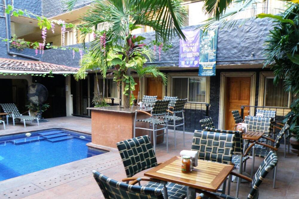 Photo of Outdoor in Romantic Zone