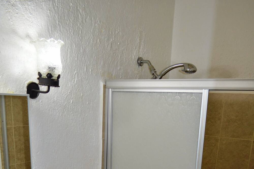 Photo of Bathroom in Romantic Zone