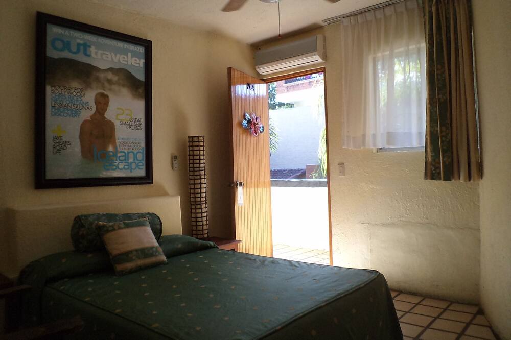 Photo of Bathroom in Romantic Zone
