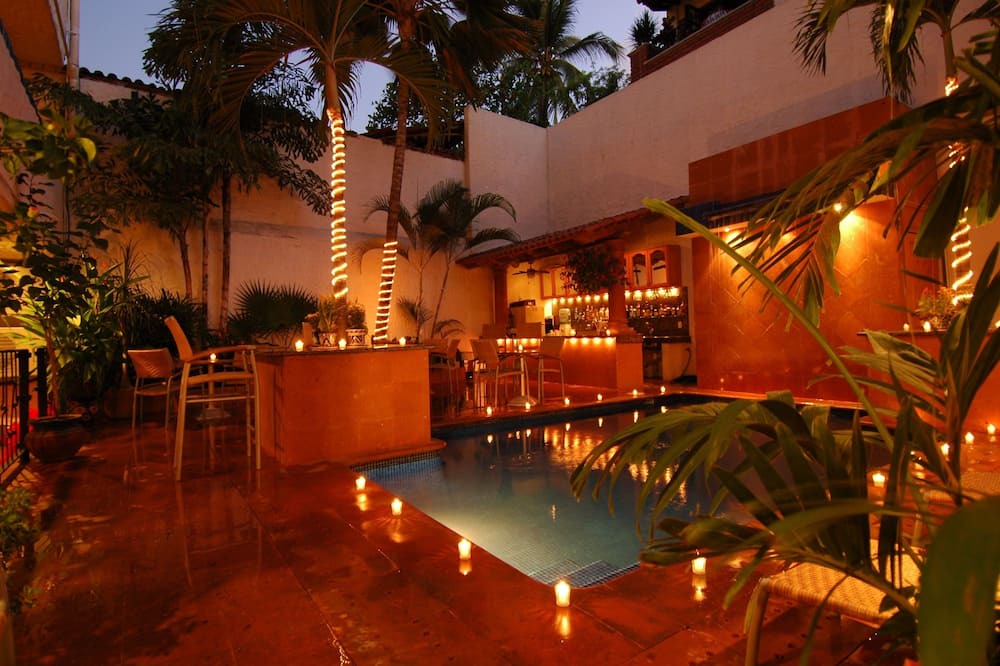 Photo of Outdoor in Romantic Zone