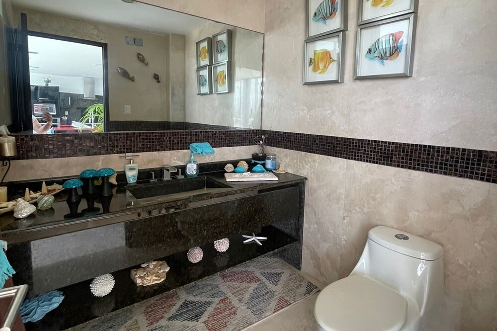 Photo of Bathroom in Alvarado