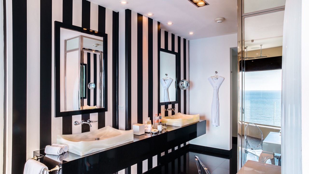 Photo of Bathroom in South Shore Hotel Area