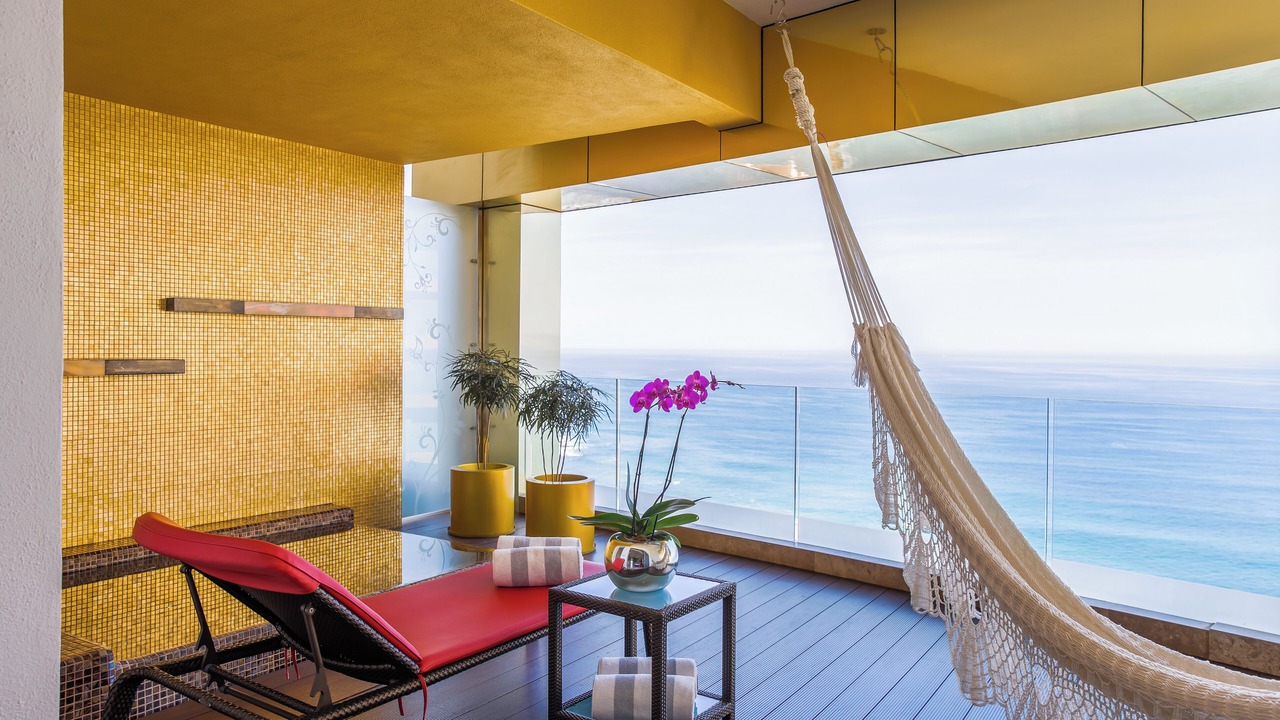 Photo of Patio Balcony in South Shore Hotel Area