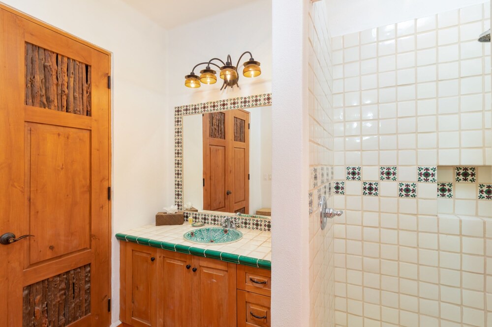 Photo of Bathroom in Nopolo