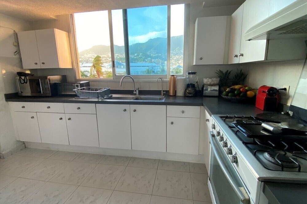 Photo of Kitchen in Costera Acapulco