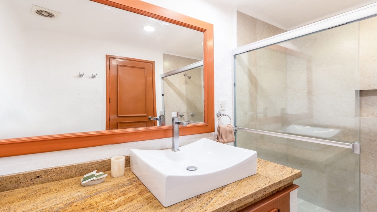Photo of Bathroom in South Hotel Zone