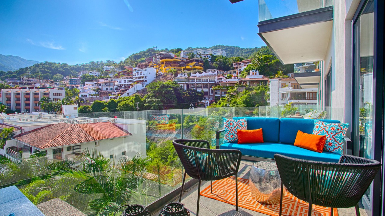 Photo of Outdoor in Romantic Zone