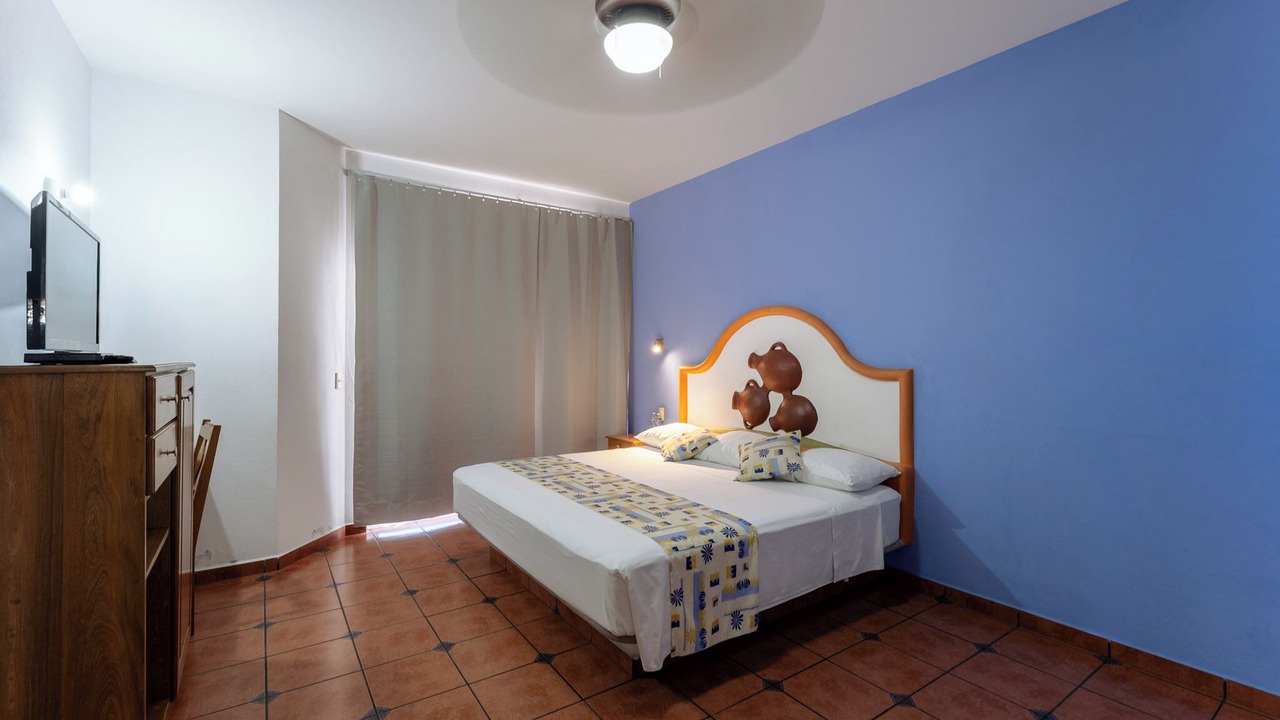 Photo of Bedroom in R