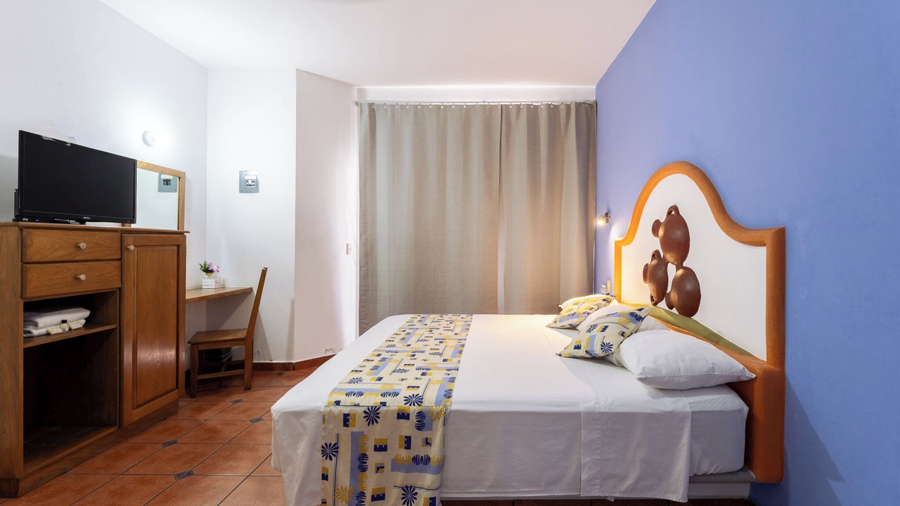 Photo of Bedroom in R