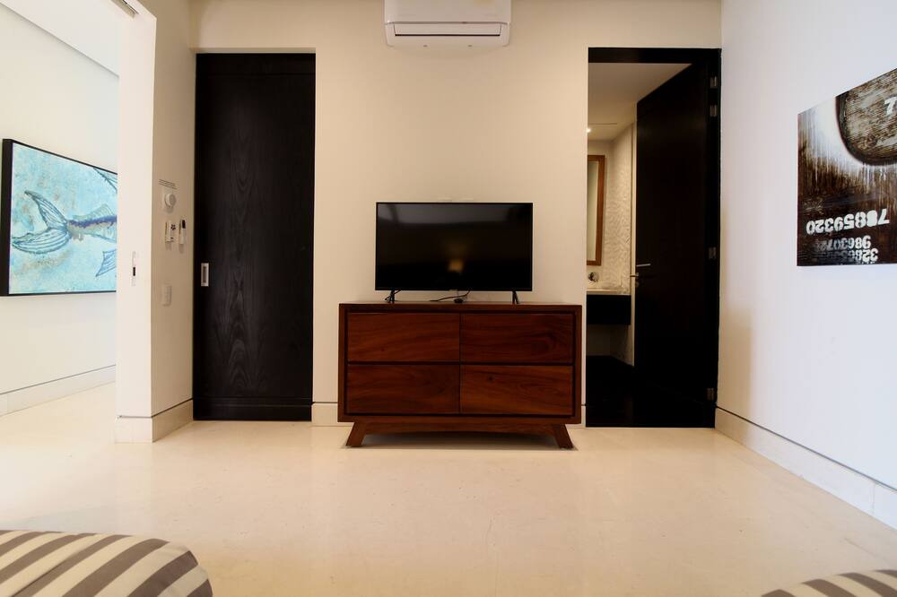 Photo of Livingroom in Romantic Zone