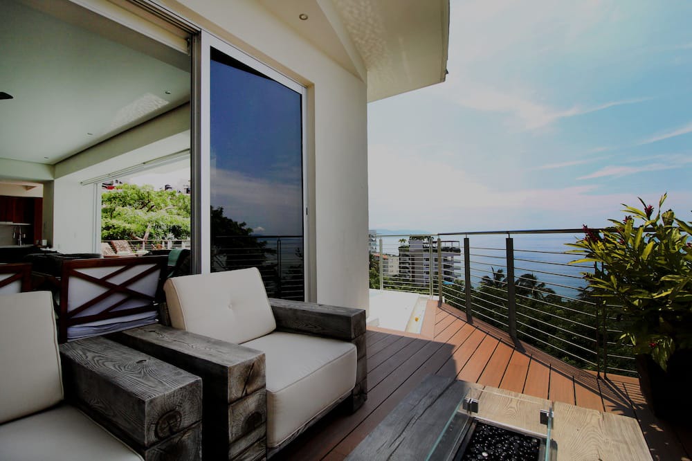 Photo of Outdoor in Romantic Zone